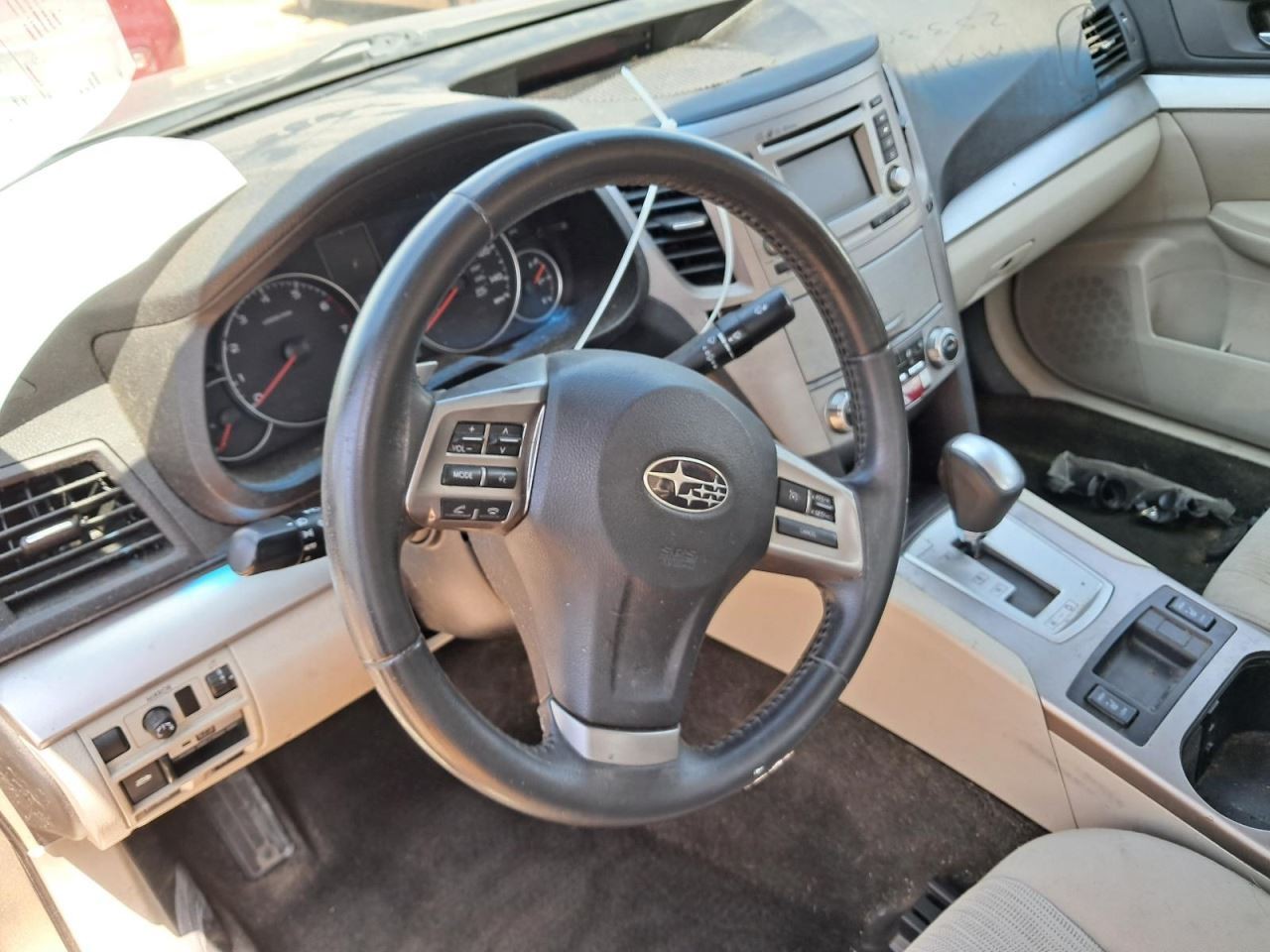 LEGACY 2014 Glove Box 4771552
