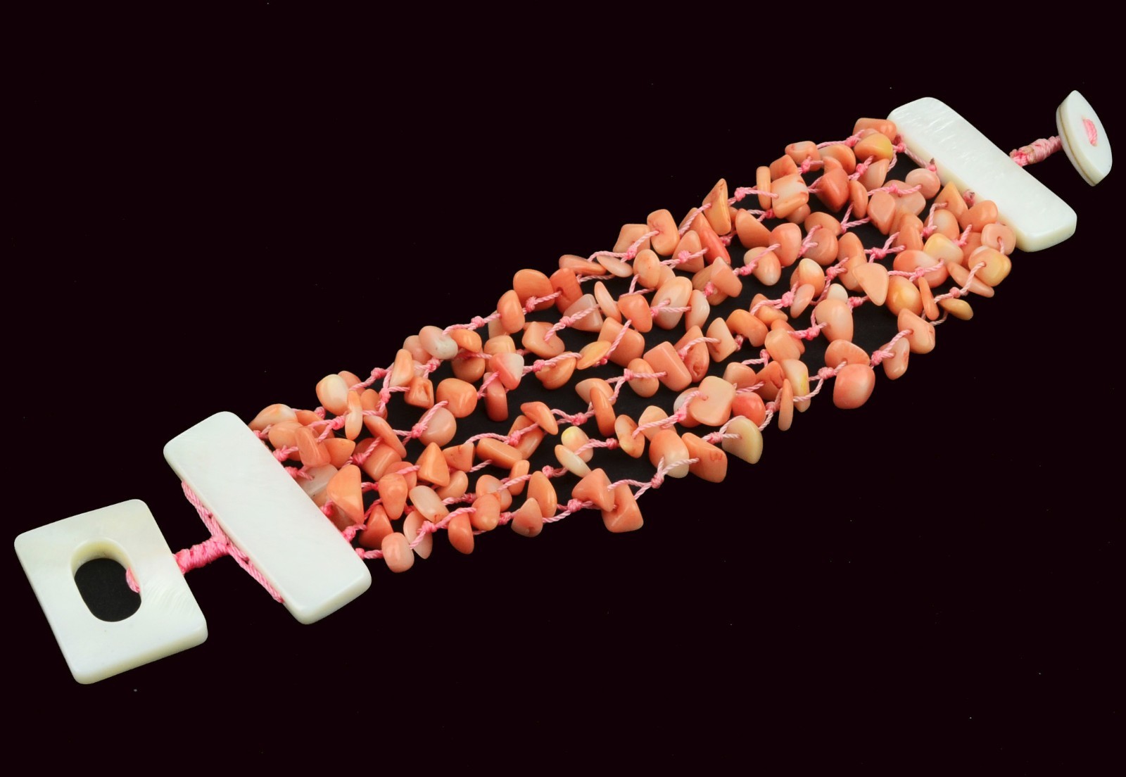 CORAL BRACELET WITH MOTHER OF PEARL 8''