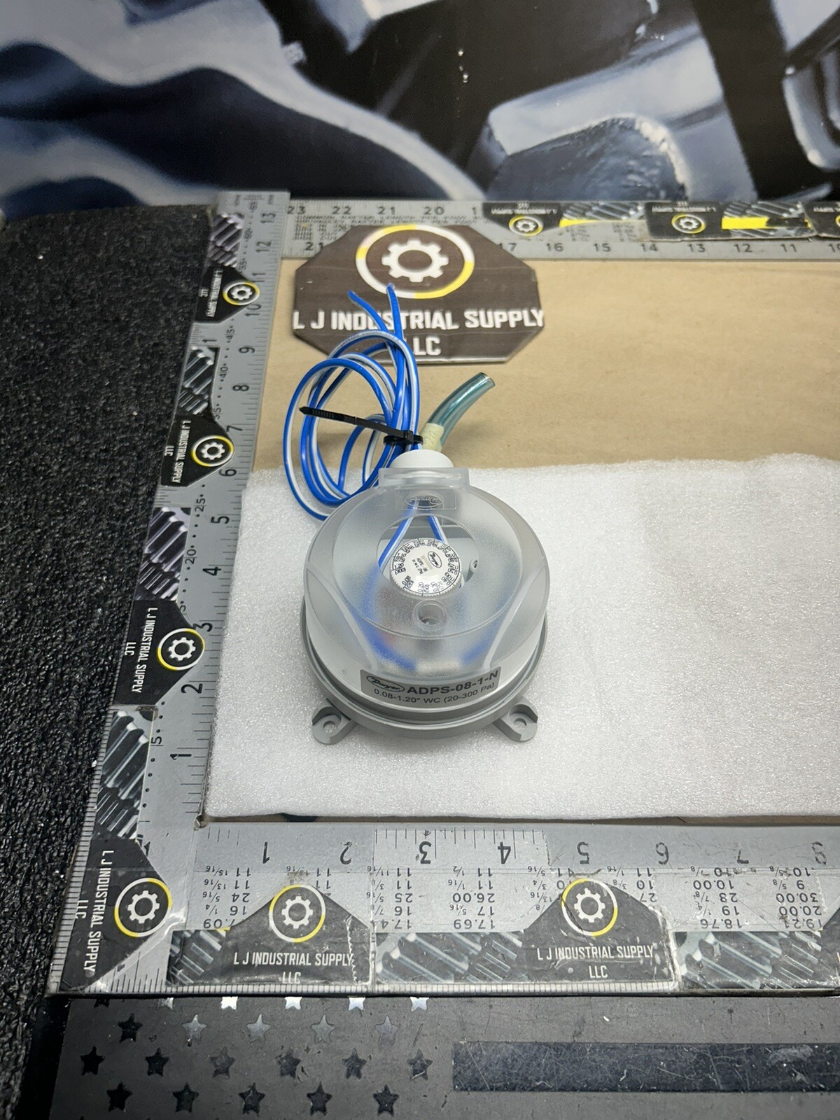 DWYER ADPS-08-1-N Adjustable Pressure Switch_.08-1.02_MULTIPLE IN STOCK_WARRANTY