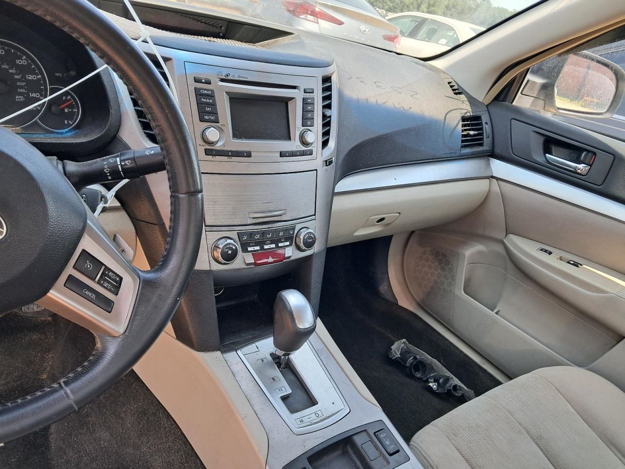 LEGACY    2014 Glove Box 4771552
