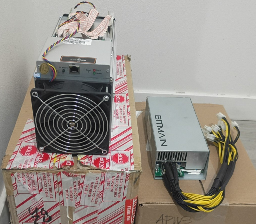 Bitmain Antminer S9 (13.5Th) Miner BTC w/ APW3++ PSU