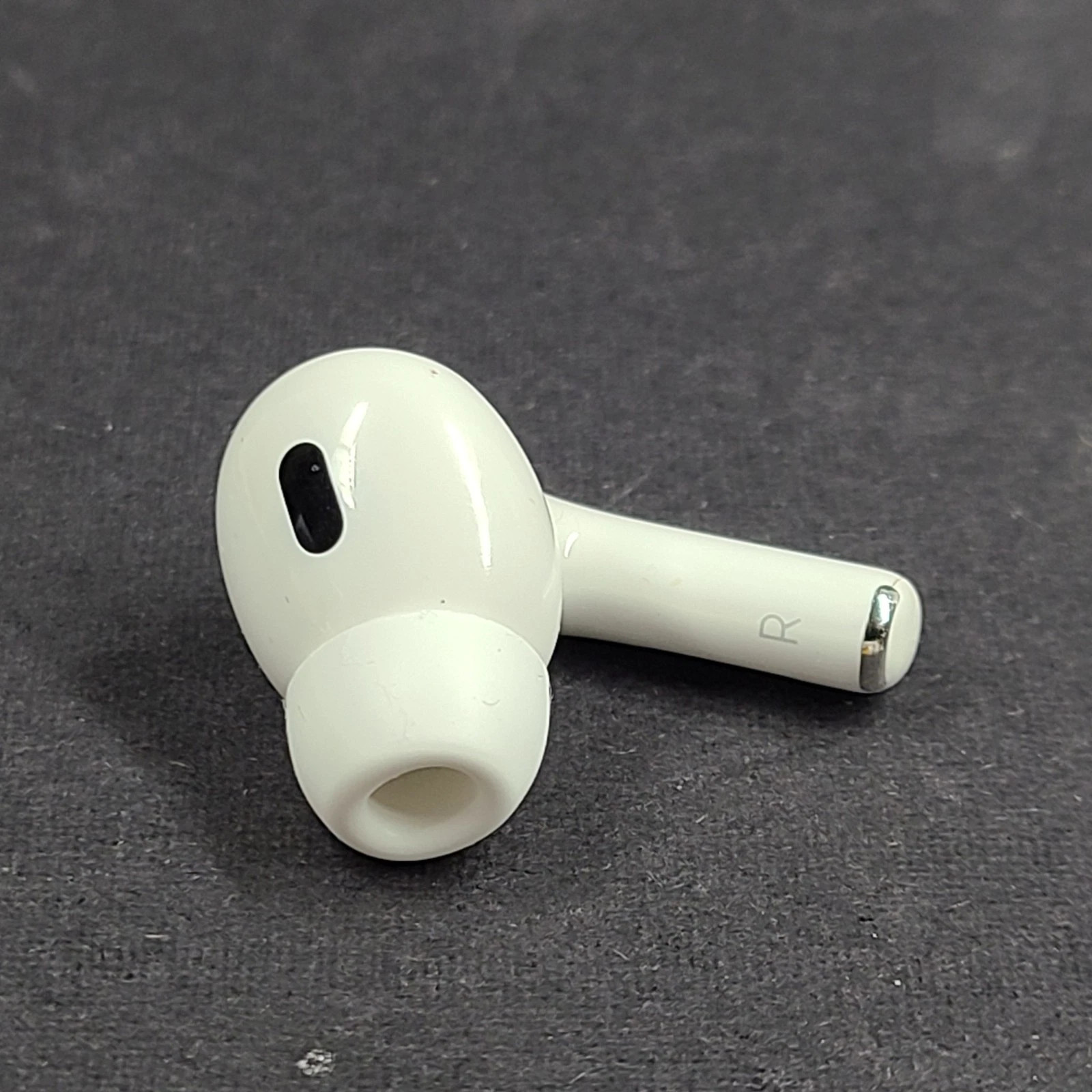 Apple AirPods Pro 2nd Gen. A2698 Lightning Replacement RIGHT SIDE ONLY