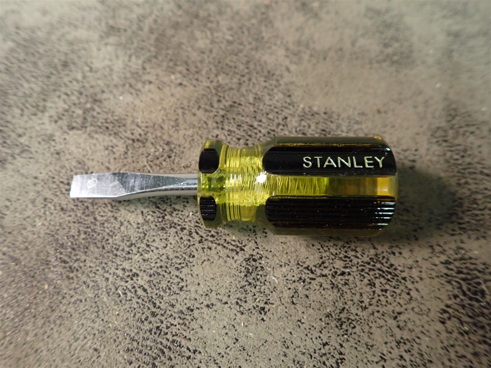 Stanley 66-161 100 Plus Slotted Stubby Screwdriver 1/4" Width 3-1/2" OAL (BN113)