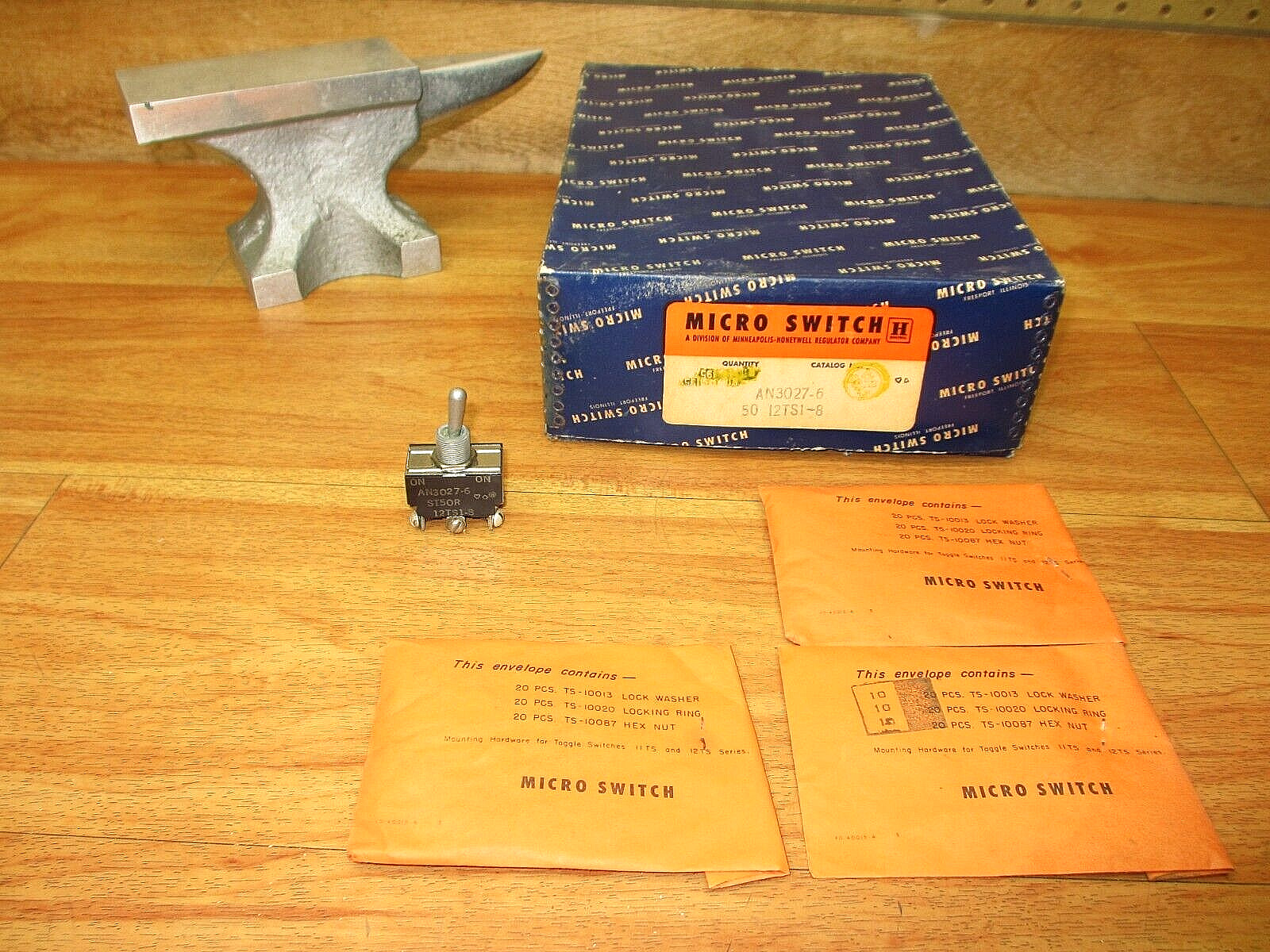 Honeywell AN3027-6 (BOX OF 50) *NEW OLD STOCK* Toggle Switches Micro Switch