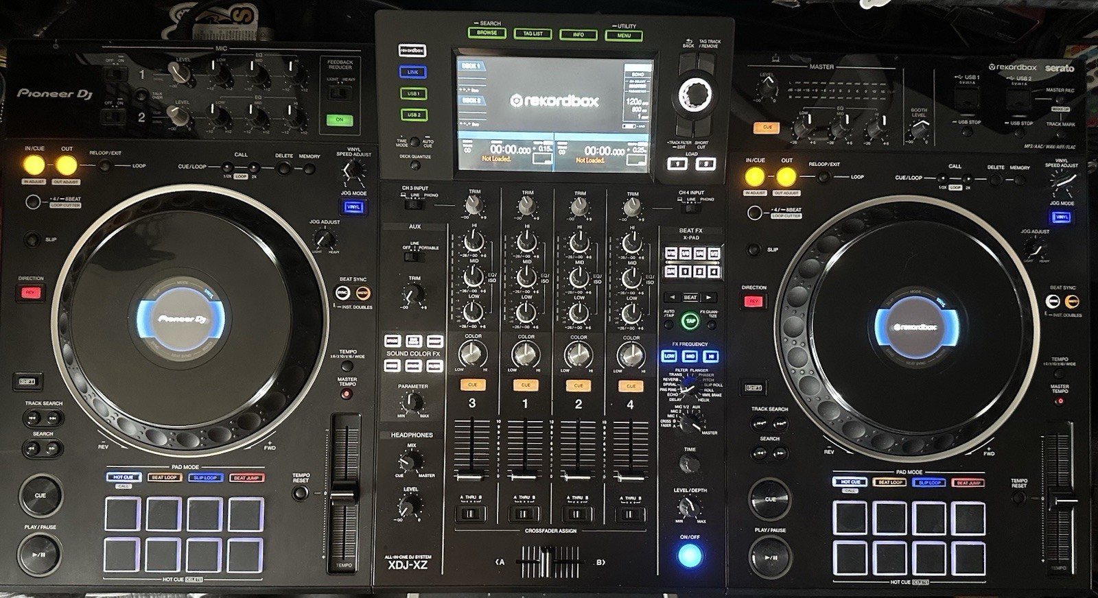 Pioneer DJ XDJ-XZ Professional 4-Channel All-In-One DJ System w/ Decksaver