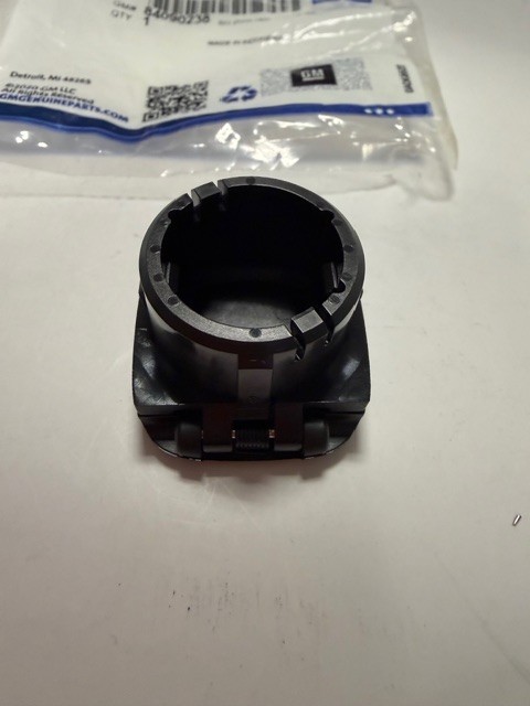CENTER CONSOLE POWER OUTLET CAP 84090238 85054283