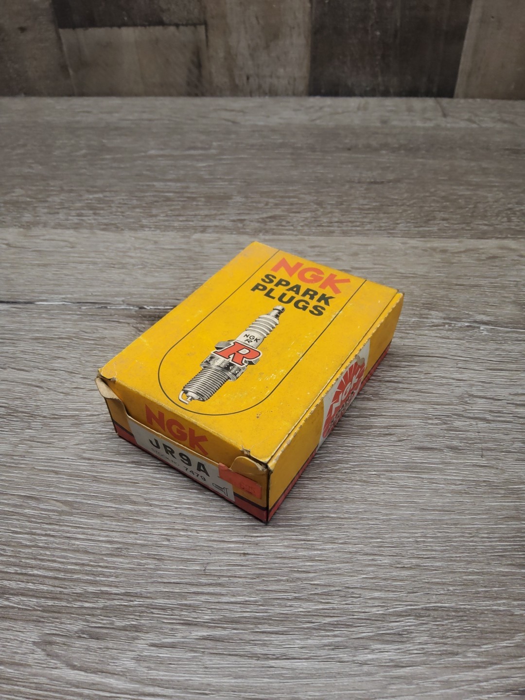 NGK Standard Series Spark Plug 7479 JR9A Pack Of 10 BRAND NEW