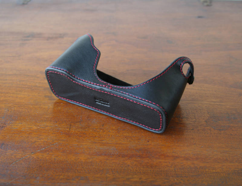 Mr. Zhou Black Leather Half Case with Red Stitching for Contax G2 Camera