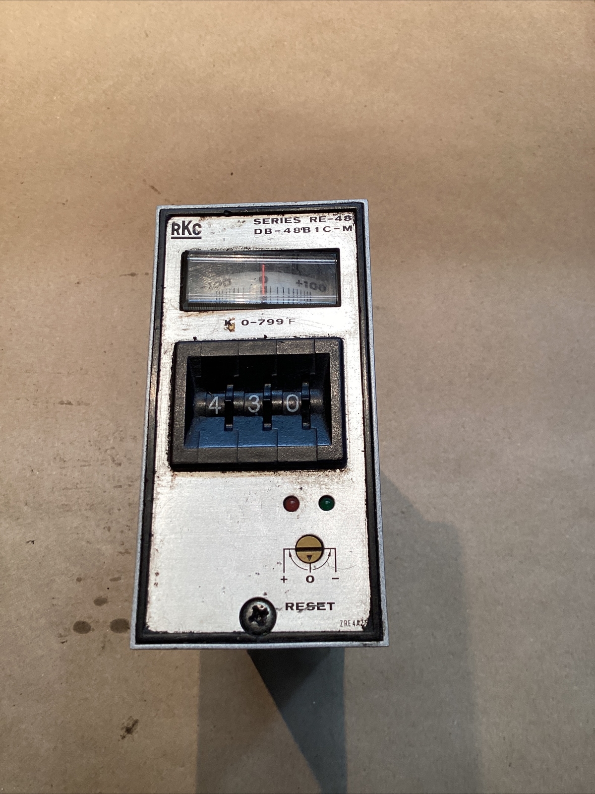 RKC DB-48B1C-M Series RE-48 Temperature Controller #292K74