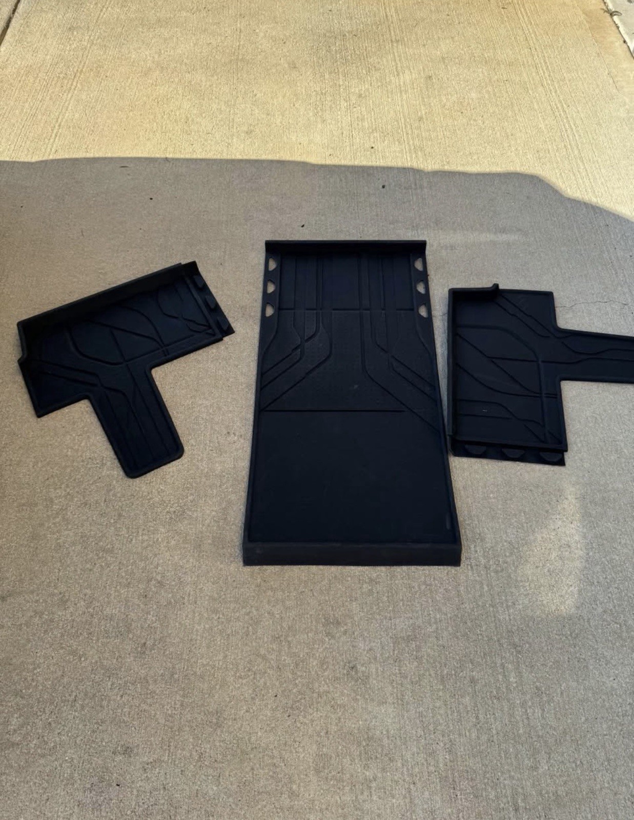 Third -Row Weather Floor Liner ￼