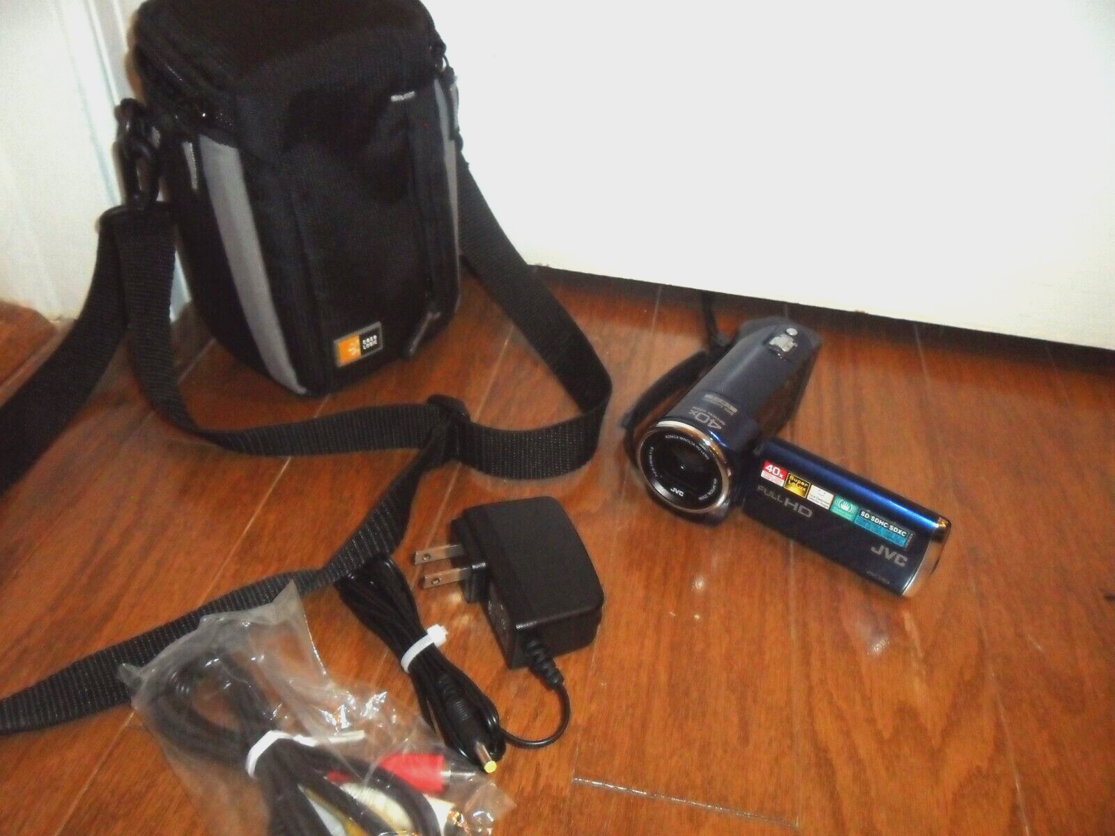 JVC Everio GZ-E10AU Full HD- 40x Optical Zoom- Image Stabilization