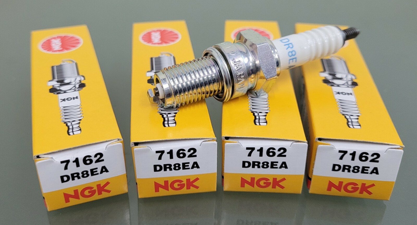 Genuine NGK SPARK PLUGS DR8EA 4 pack Yamaha Honda Kawasaki Suzuki Pit bikes
