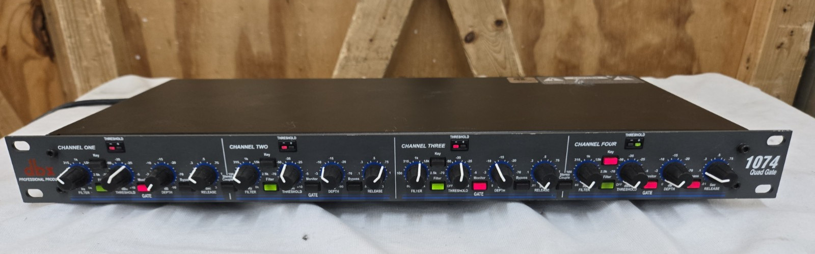 DBX 1074 Quad Gate - 1U Rack Mount 4 Channel Noise Gate USA MADE - Working