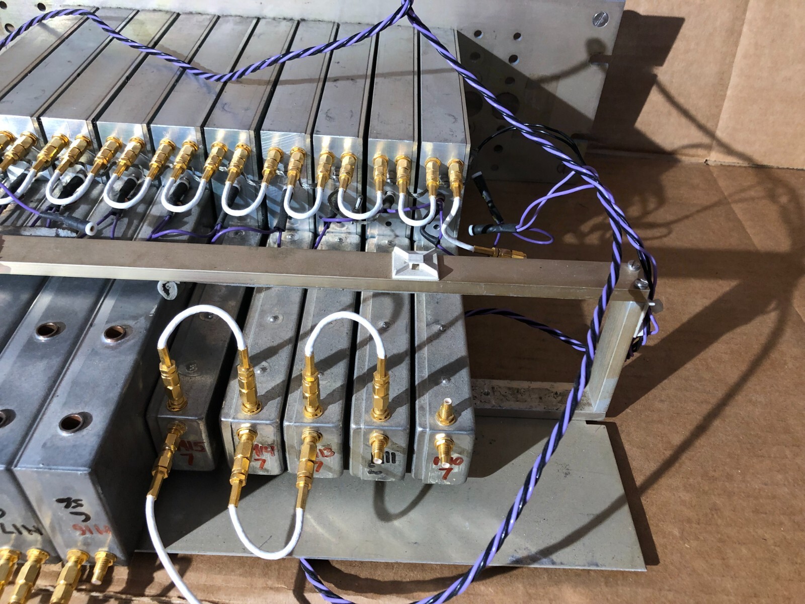 Matrix Test Equipment Multiple Frequency Signal Generator