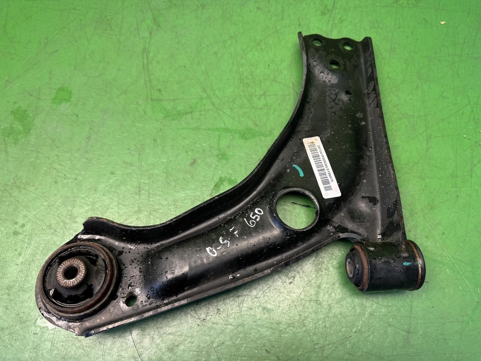 SAIC E-Deliver 3 Base SL EV MAXUS Right Front Lower Arm 2021
