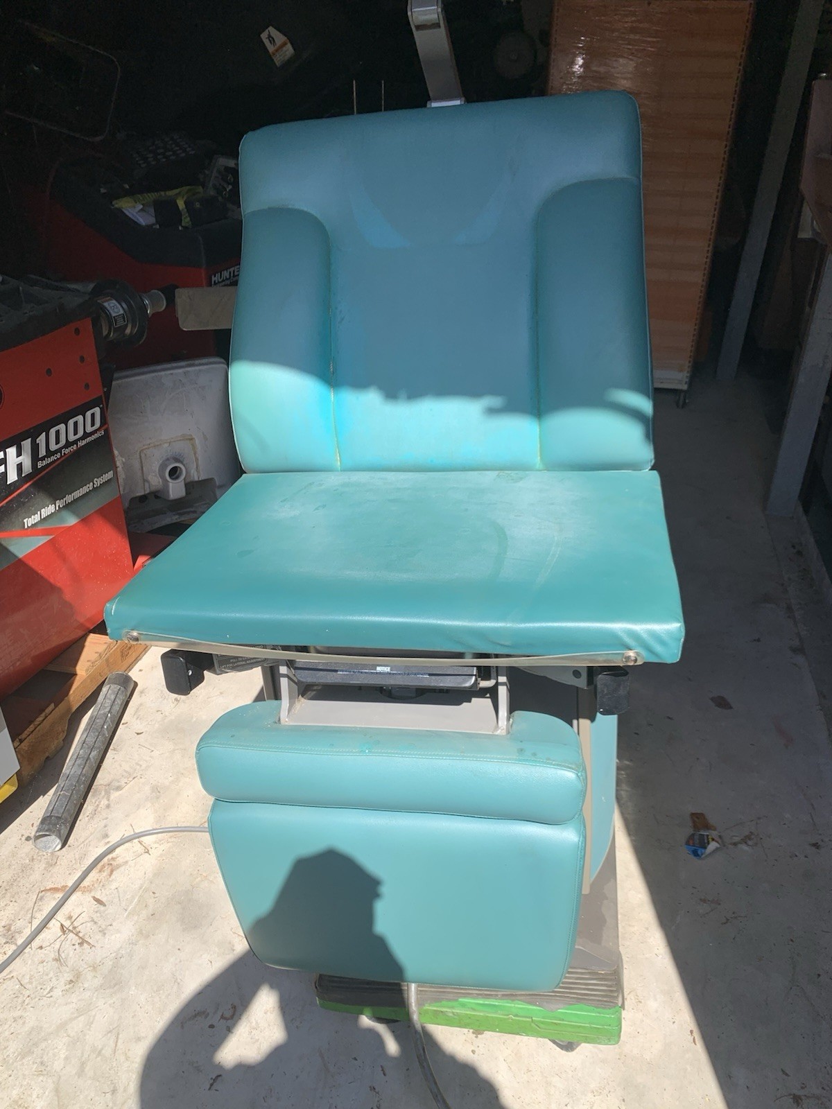 Ritter Midmark Model 119-014 75L Evolution Powered Examination Chair ~ 31423