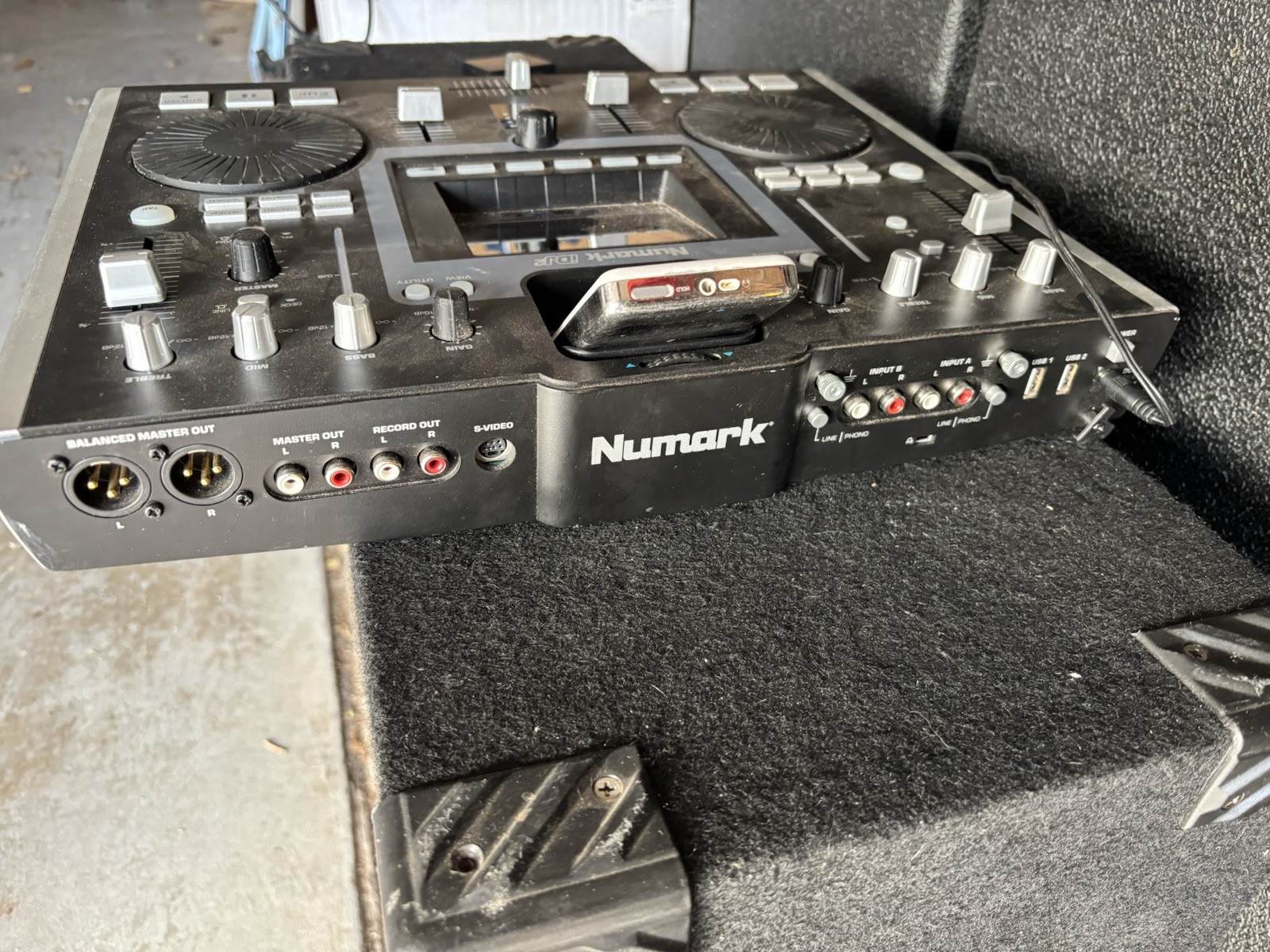 Numark iDJ2 DJ Mixing Console Compatible with iPod Mobile DJ System - TESTED
