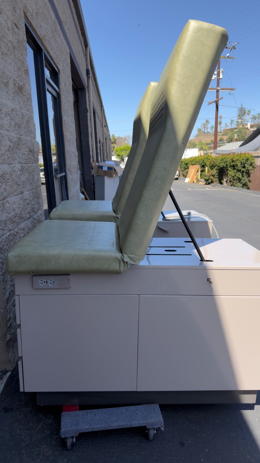 Midmark 104 Medical Examination Table