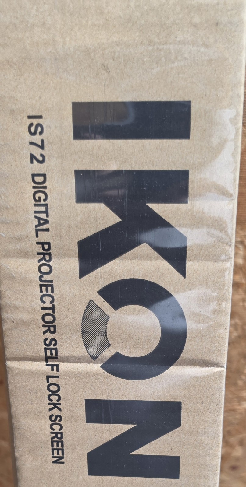 IKON IS72 Digital Projector Self-Lock Screen NEW in Box