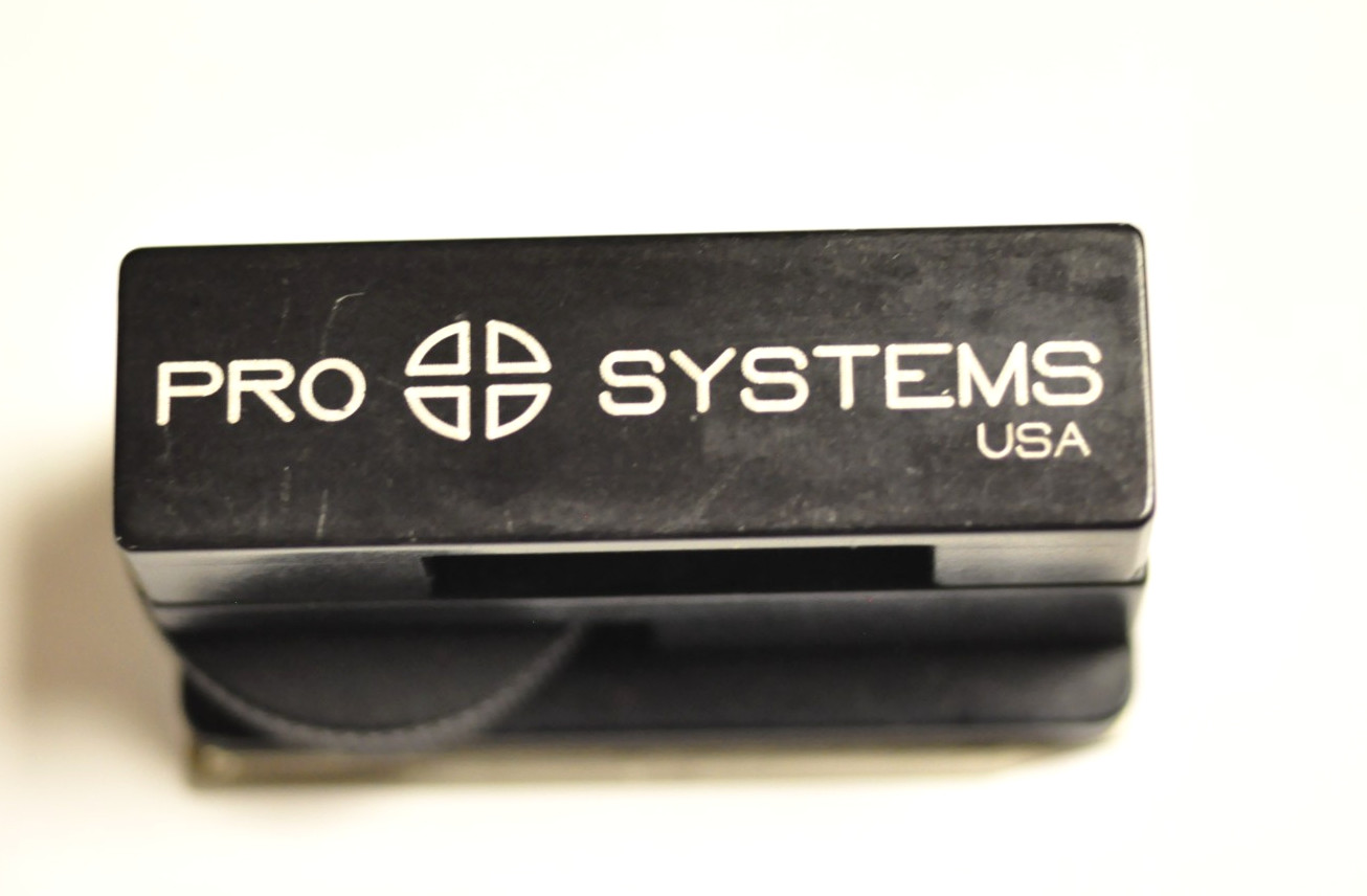 PRO SYSTEMS  #85352 quick release adapter for Hasselblad flashgun.