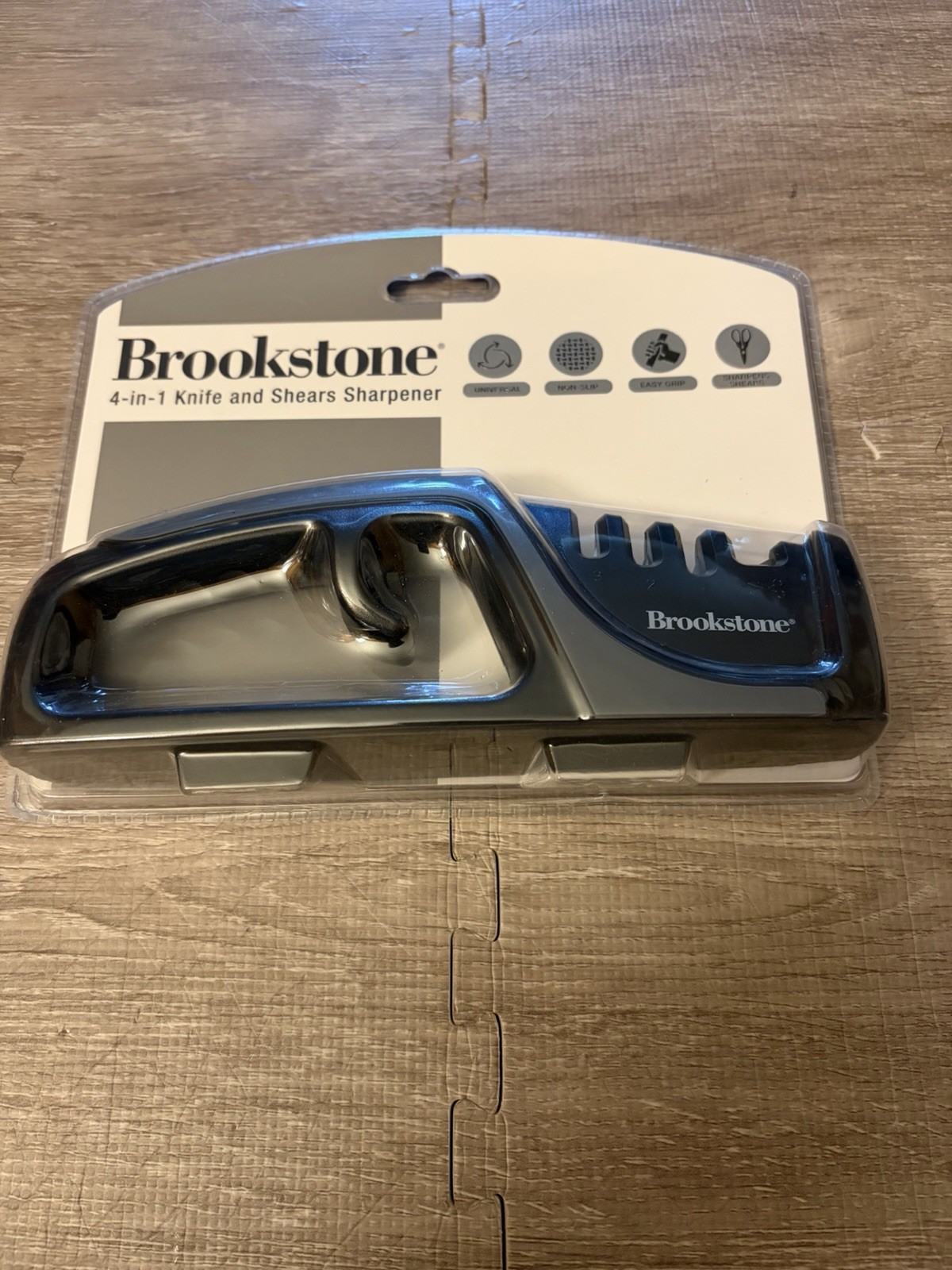 BROOKSTONE 4-in-1 Knife & Shear Sharpener Non-Slip Easy Grip Handle - BRAND NEW