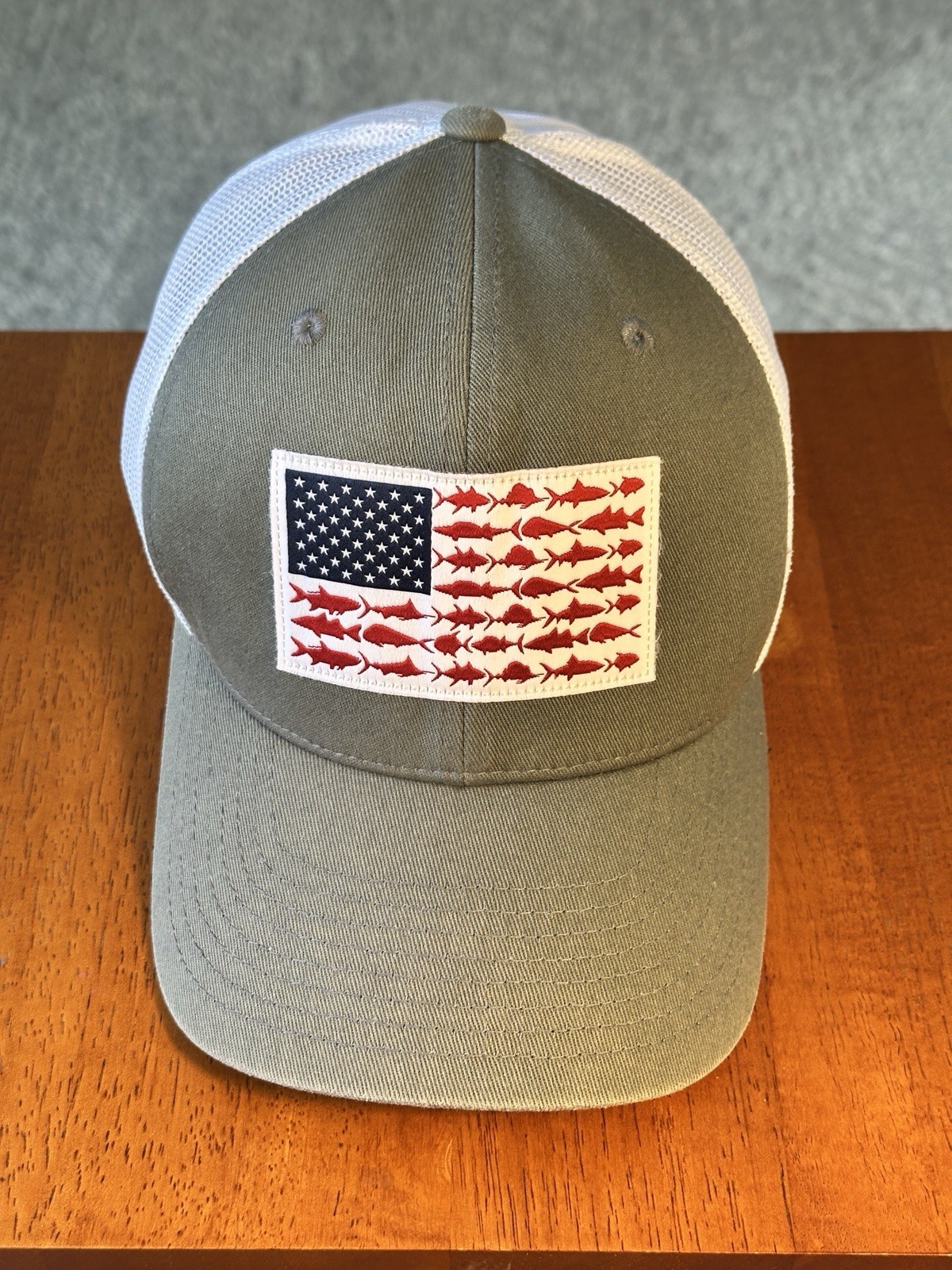 Columbia PFG Fish Flag Mesh Snapback Hat Cap Trucker Gray White Adjustable