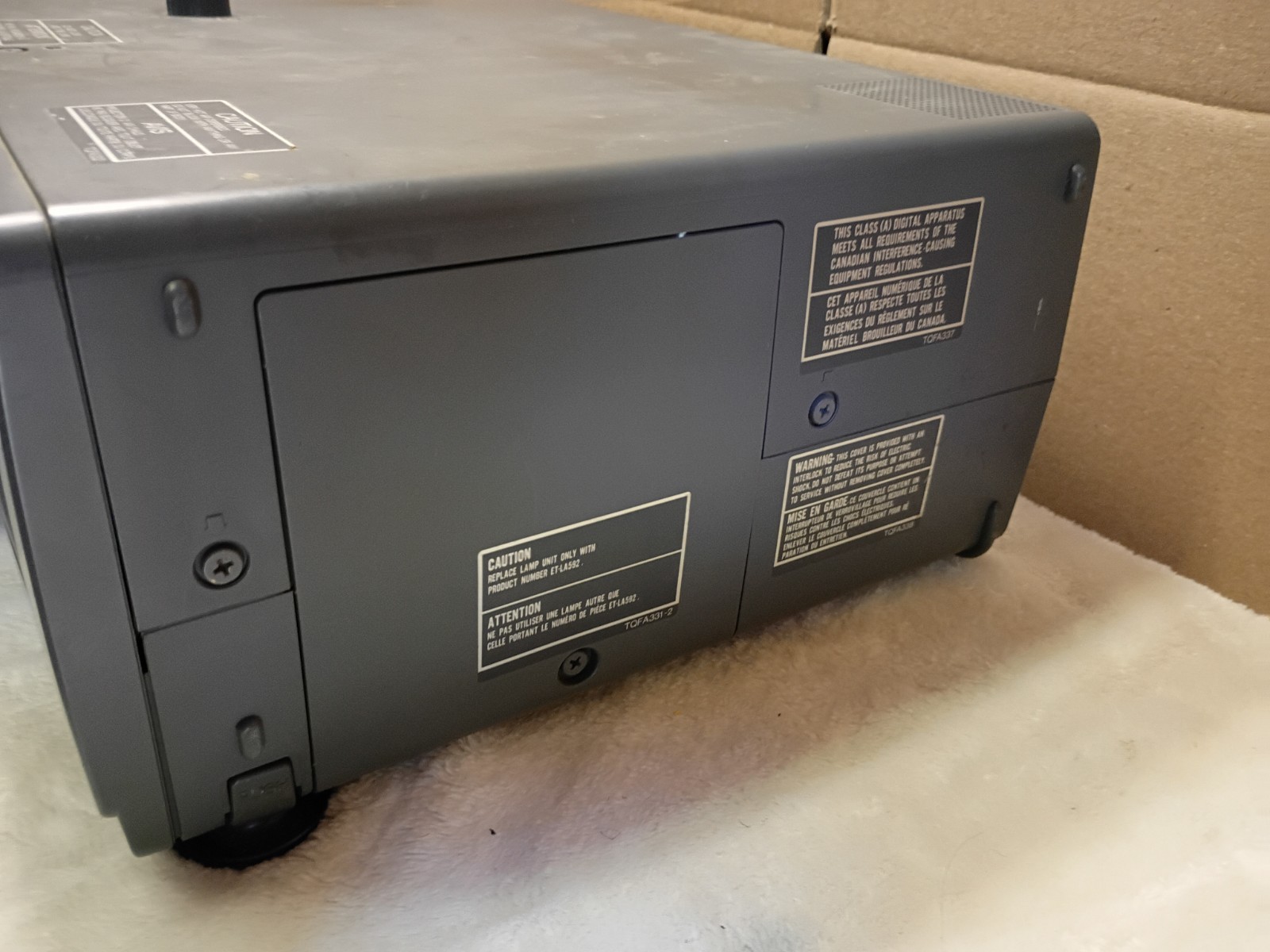 Panasonic PT-L595U LCD Projector - 1024x768, Tested ✓