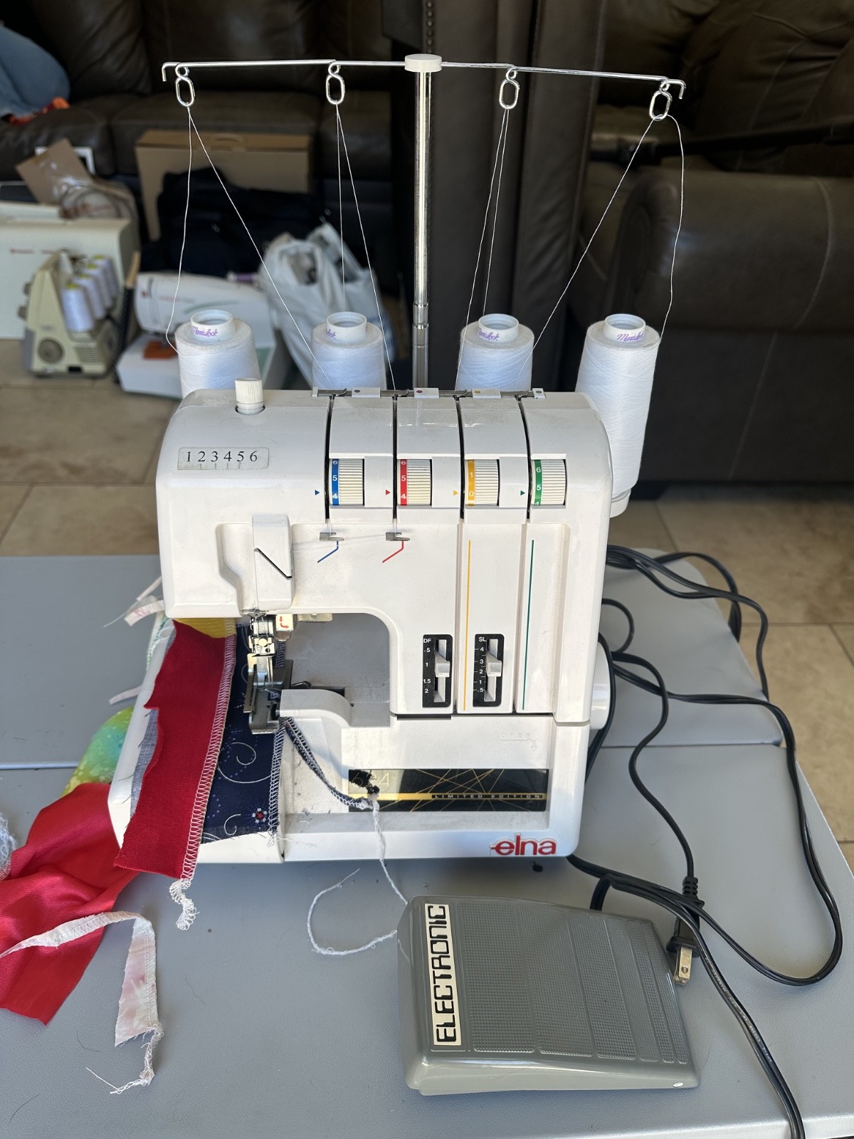 USED Elna Limited EDITION Overlocker 624 SERGER - Differential Feed /4 Thread