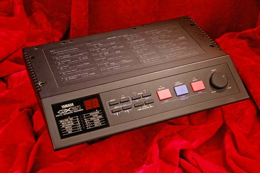 YAMAHA QX21 DIGITAL MIDI SEQUENCING RECORDER Immaculate