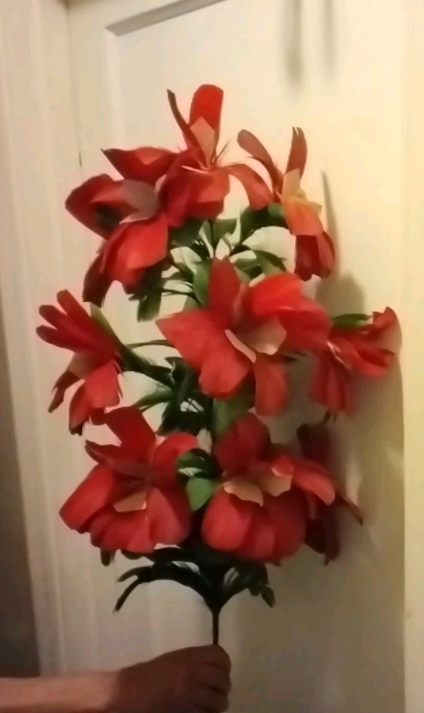 Vintage Magic 10 Bloom Bouquet - Horace Marshall