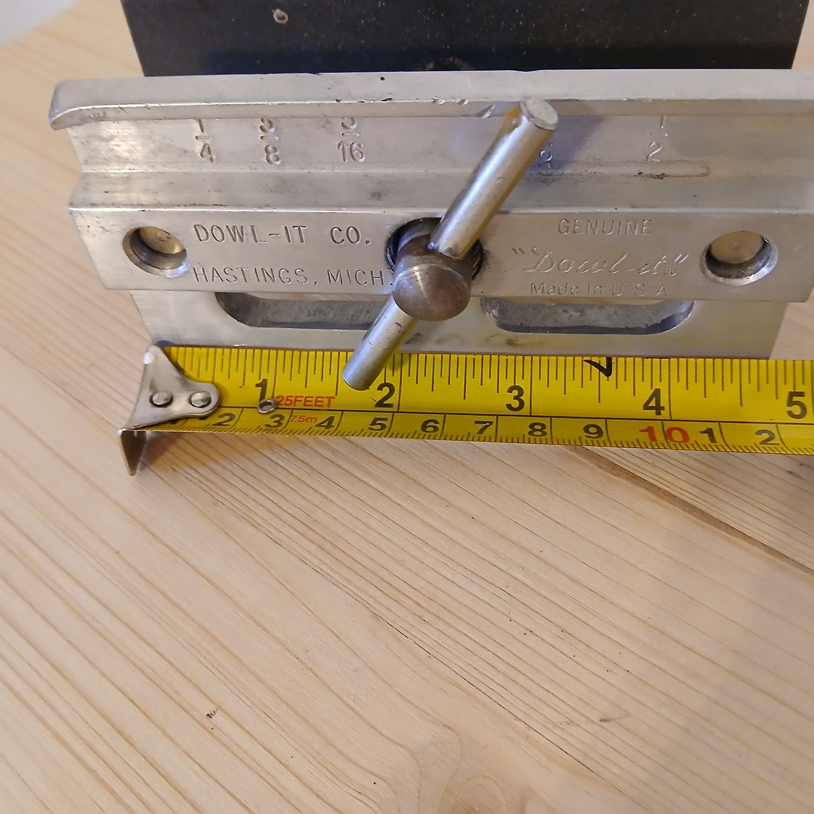 Dowl-it Self Centering Dowel Pin Drill Guide Vise Model 1000 Made U.S.A.