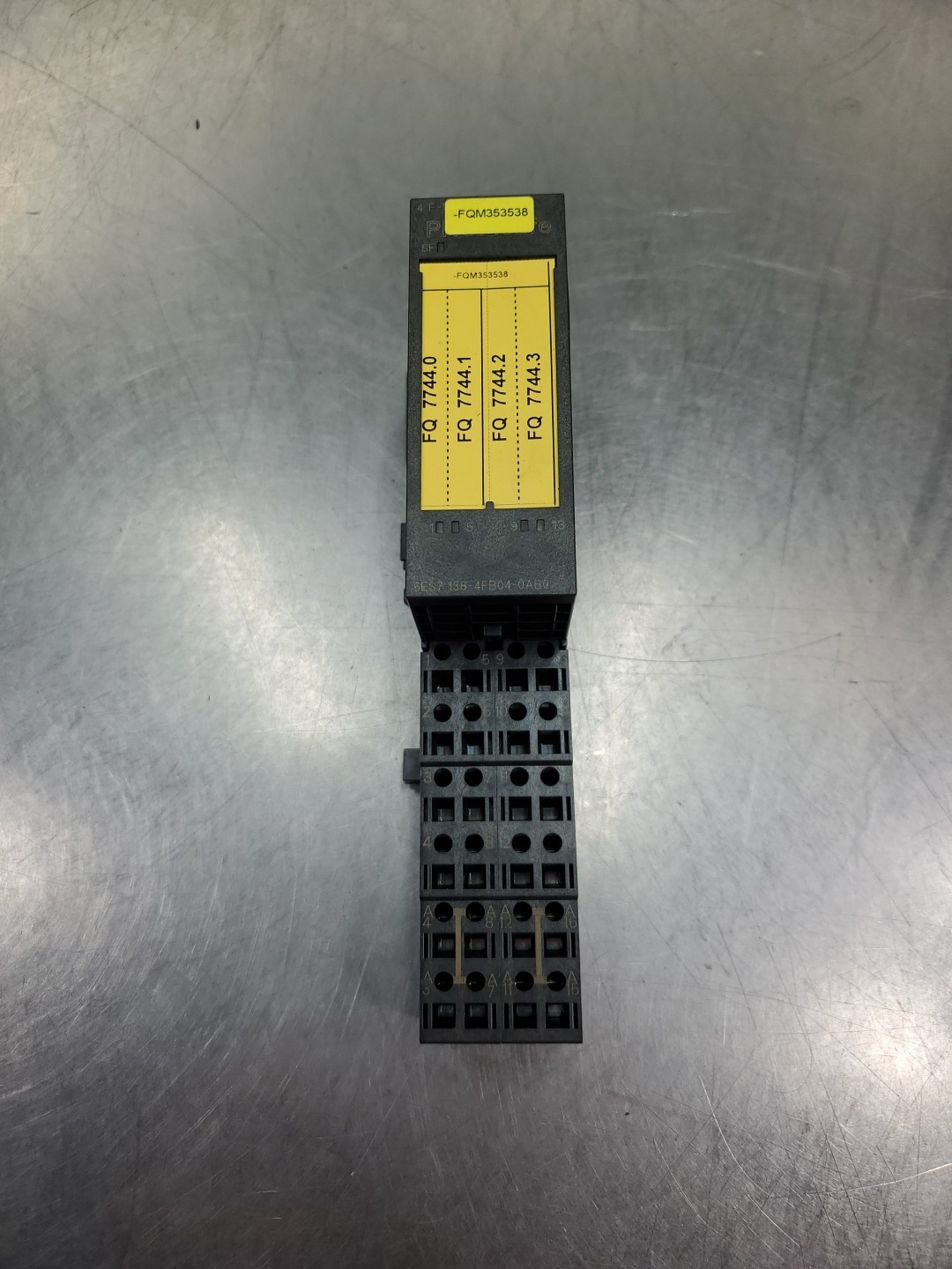 SIEMENS 6ES7138-4FB04-0AB0 ET200S Output Module w/TM-E30C46-A1 Base.       3B-48