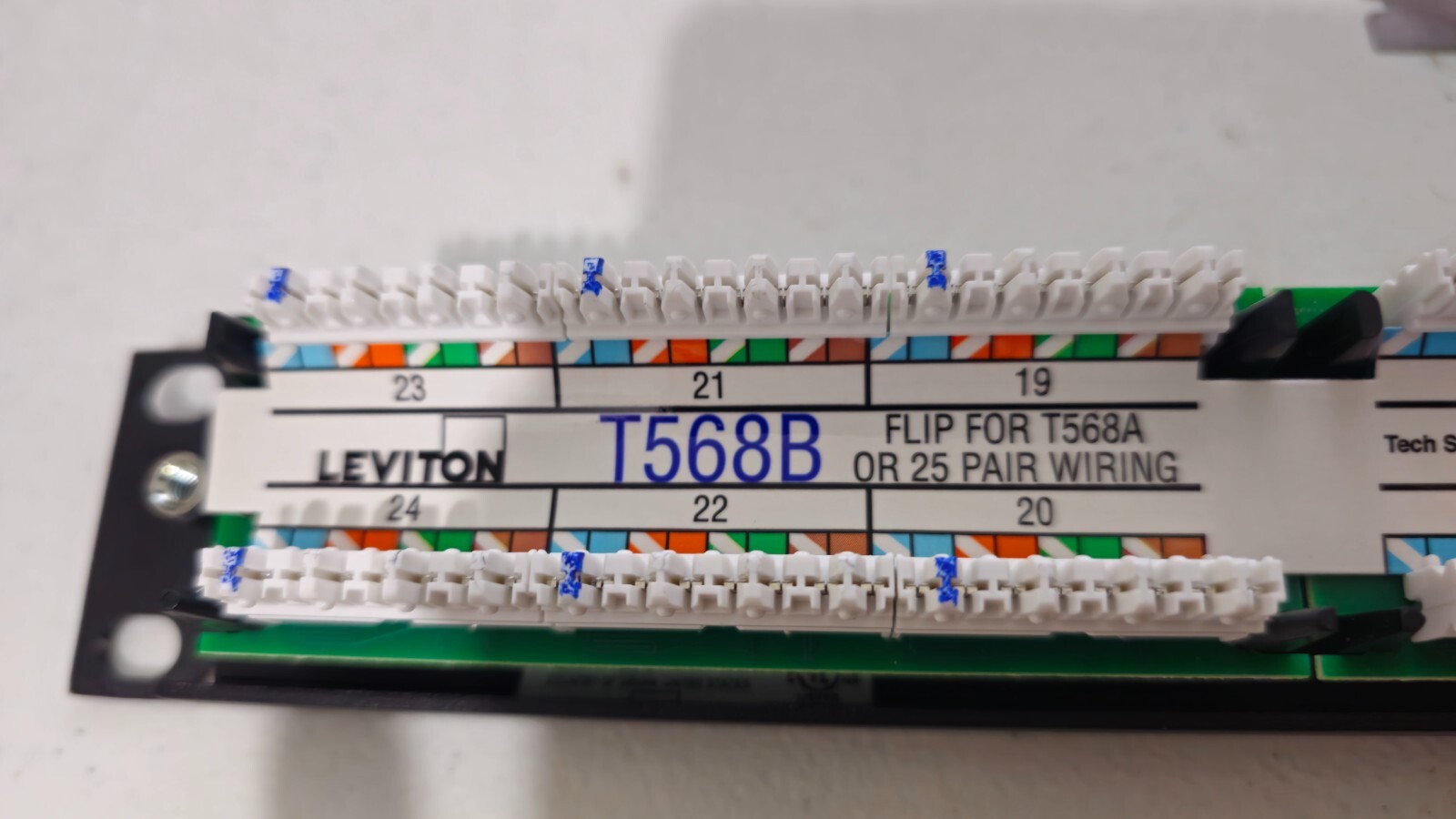 Leviton 24 Port Cat 5e 1U Rack Mount Patch Panel Punch Down 256-5G596-U24