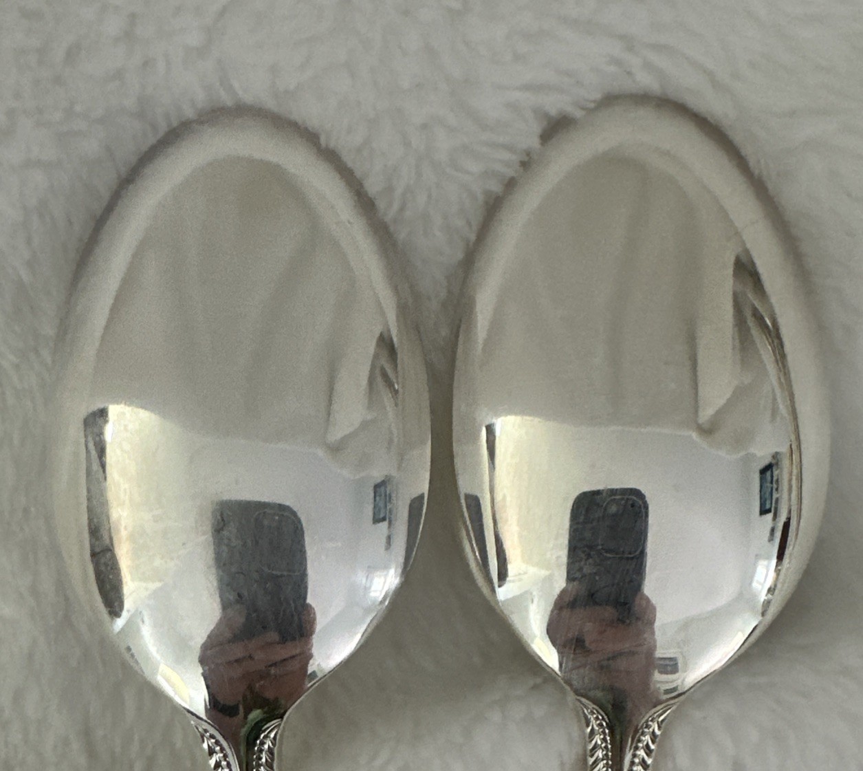 2 WALLACE Wickham Deep Silverplate Dinner Spoon Tablespoon Flatware Fan Bead 7.5