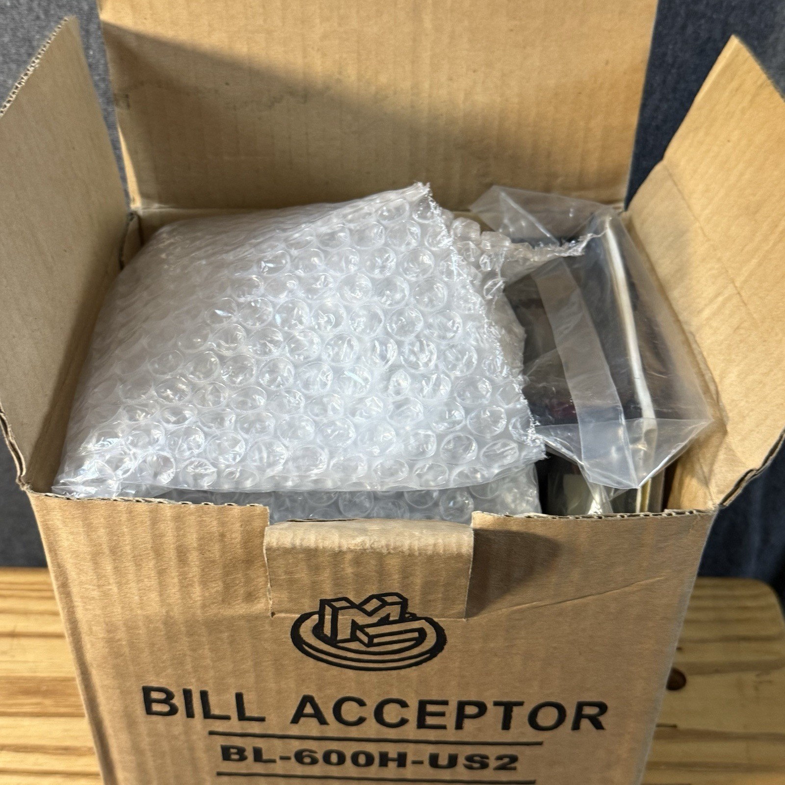 GAMEMAX BL-600H-US2 Bill Acceptor Validator NIB Includes Instruction Sheet