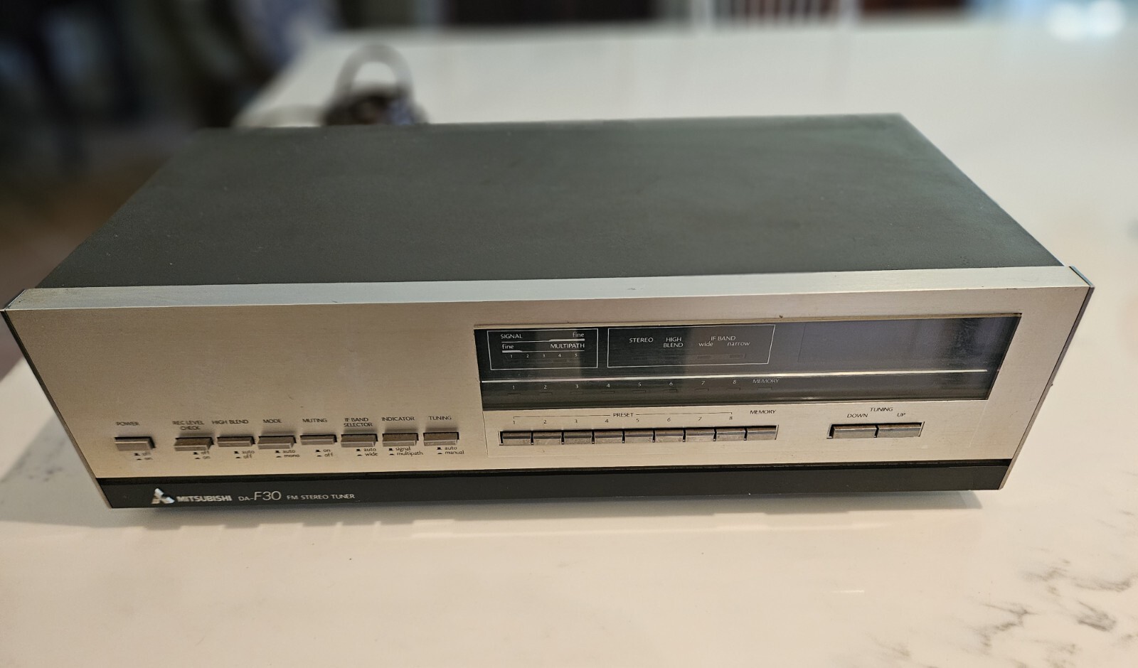 Vintage Stereo Mitsubishi DA-F30 Stereo Tuner