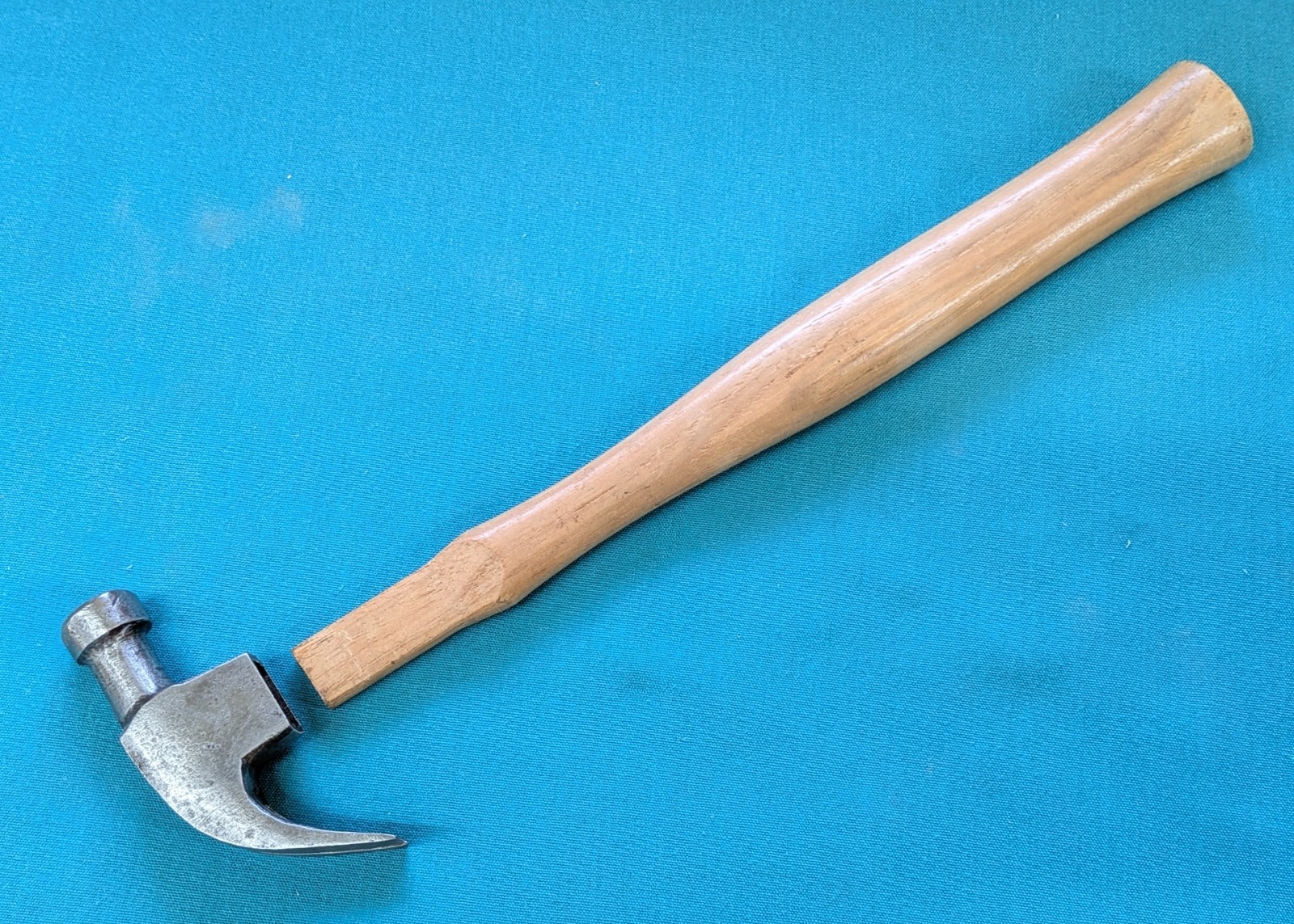 Vintage Curved Claw Hammer Total Weight 10.6-oz Unknown Maker Nice Casting
