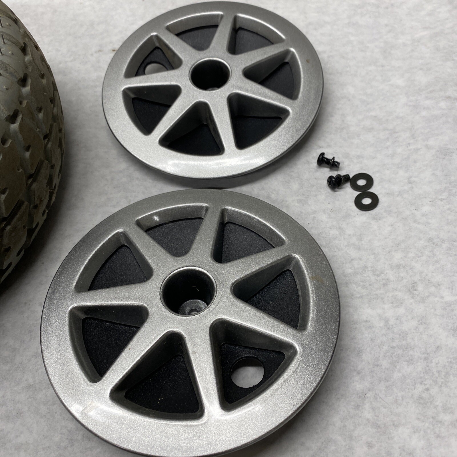 Jazzy Select Pride 2 Wheels with Hub Caps Solid Filled JAZ-15