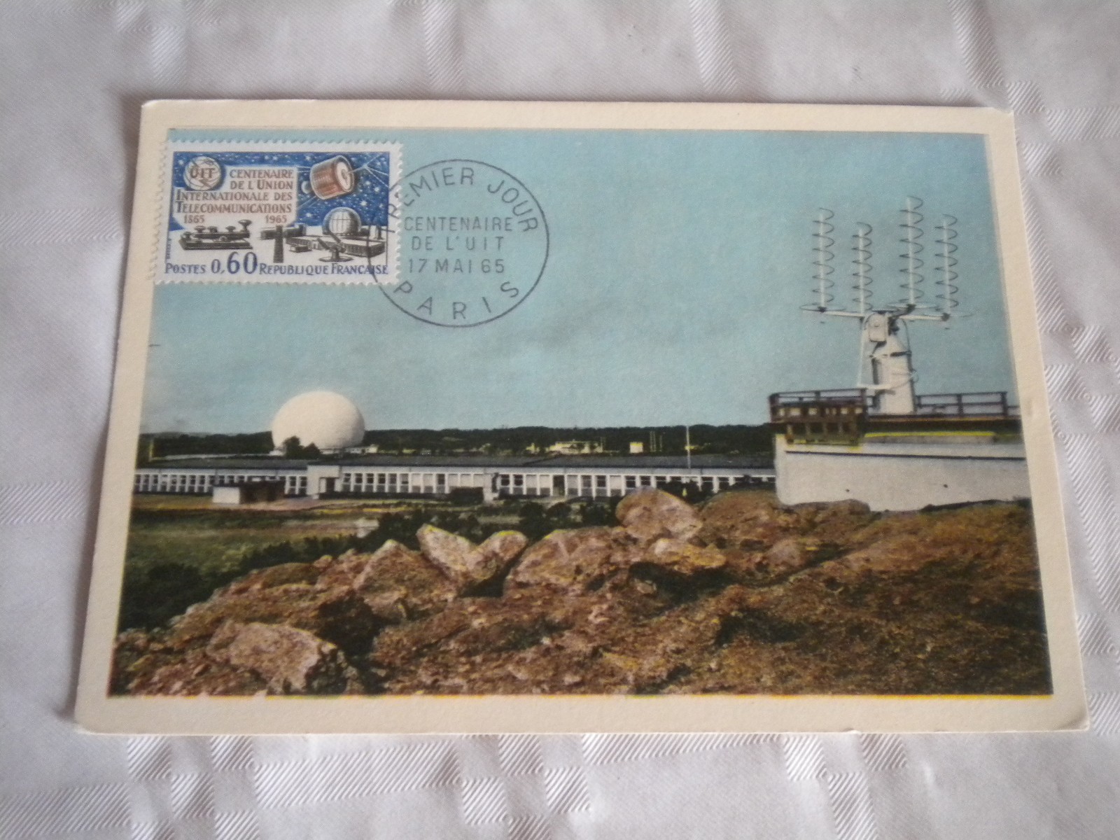 French 1st day issue post card and stamp centenaire UIT 17 5 1965 pleumeur bodou