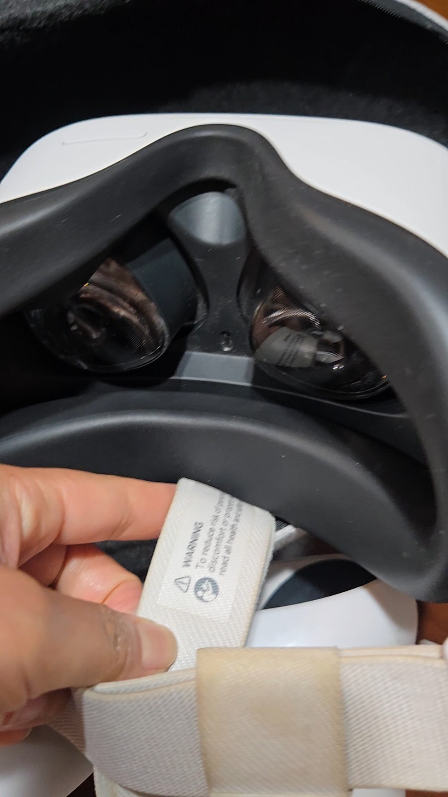 Meta Quest 2 Standalone VR Headset 90Hz White w/ Touch Controllers Case