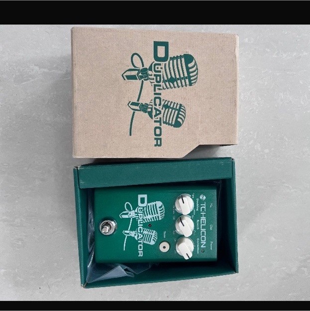 TC-Helicon Duplicator Vocal Effects Processor Doubling Reverb Correction Green
