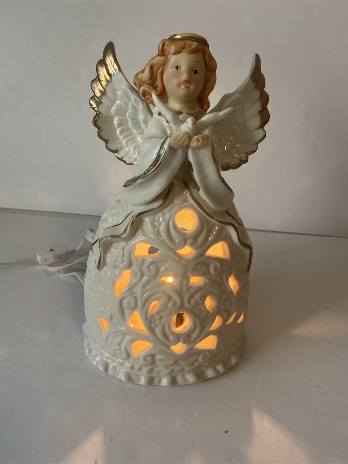 Angel with a Dove Light Vintage White Gold Trim Ceramic Christmas Holiday