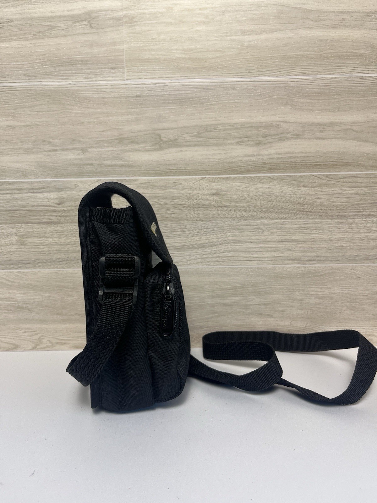 Cascade Didgital Camera Case With Adjustable Strap