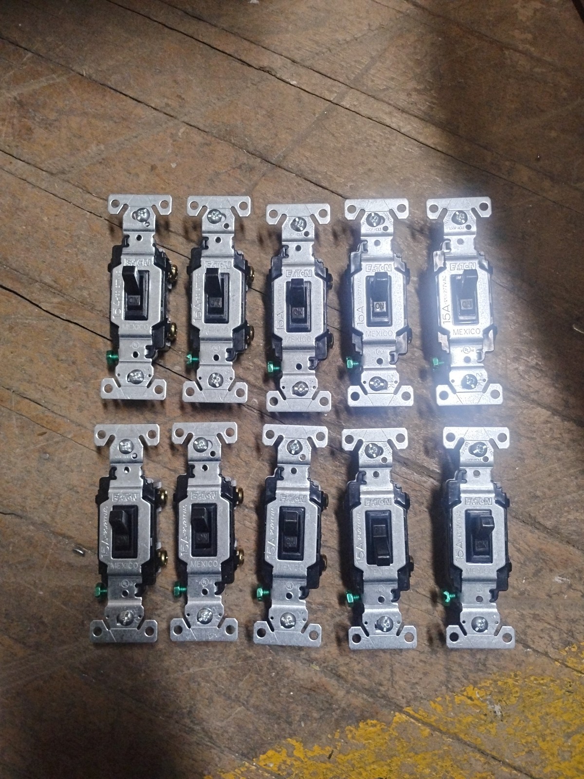 (10) Eaton Arrow-Hart CSB115STBK Quiet Single Pole Toggle Switch 15A 120/277 BLK