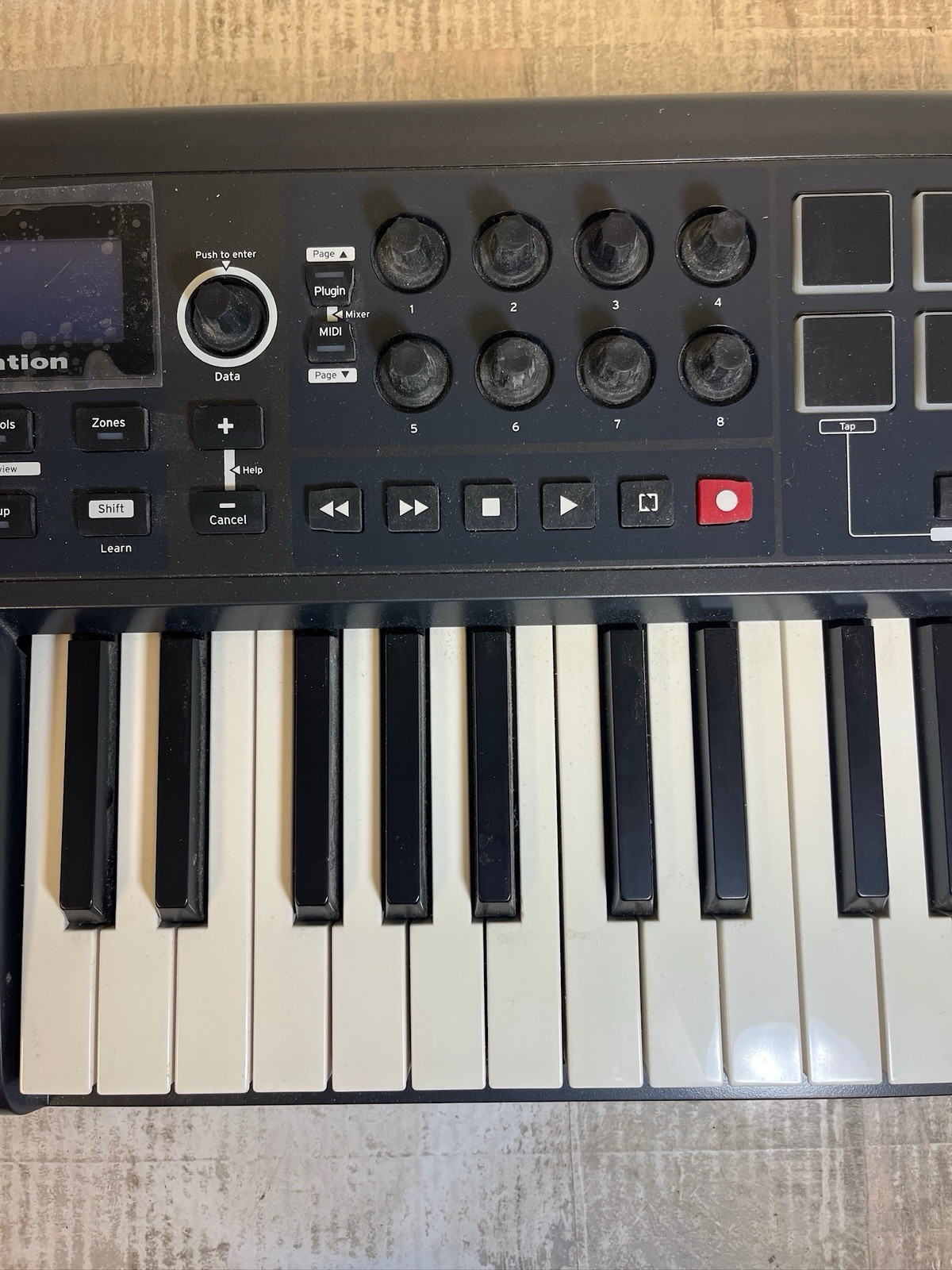 Novation IMPULSE 25 Ableton Live 25-Key MIDI USB Keyboard Controller Tested