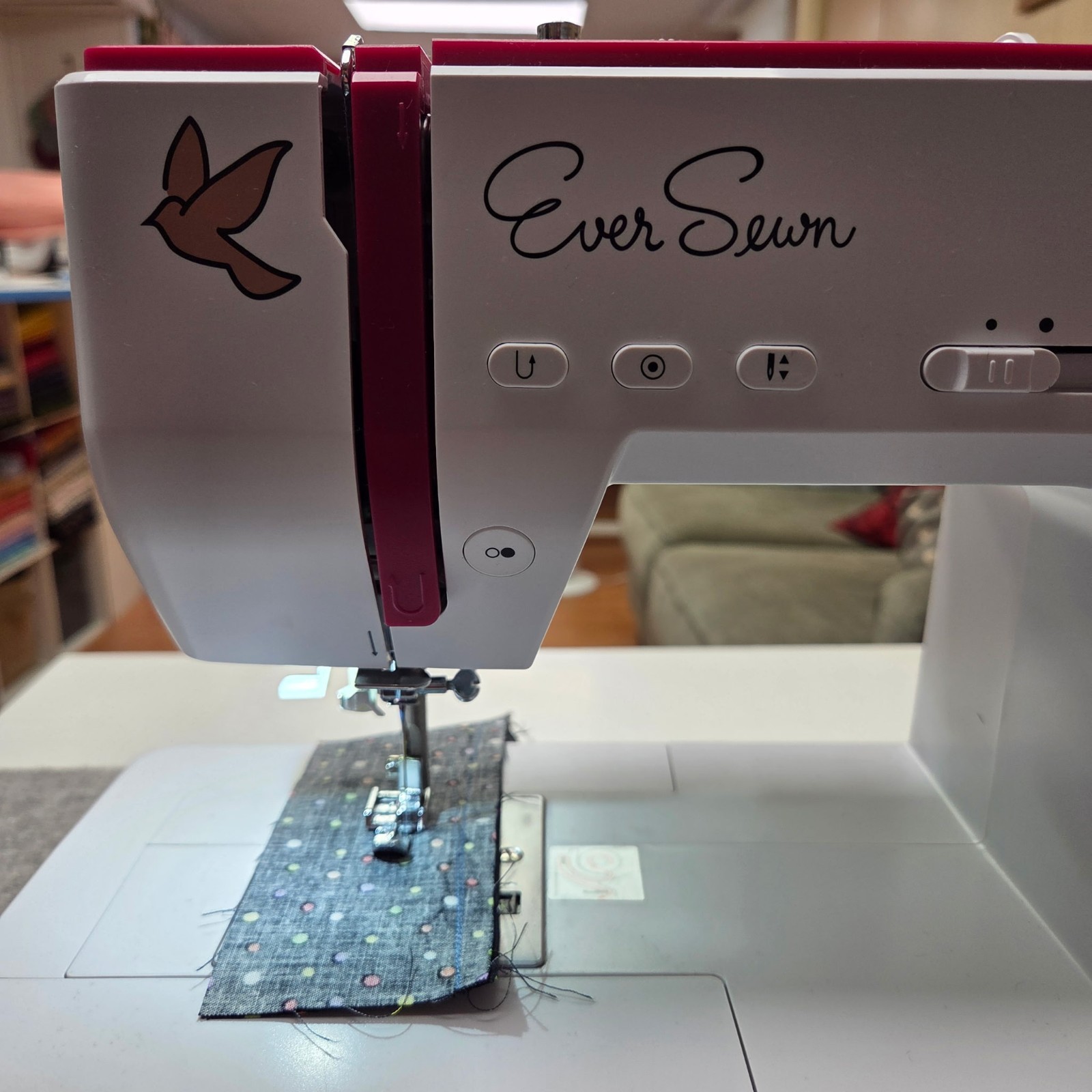 EverSewn Sparrow 20 Computerized Sewing Machine Tested Works 80 Stitches...