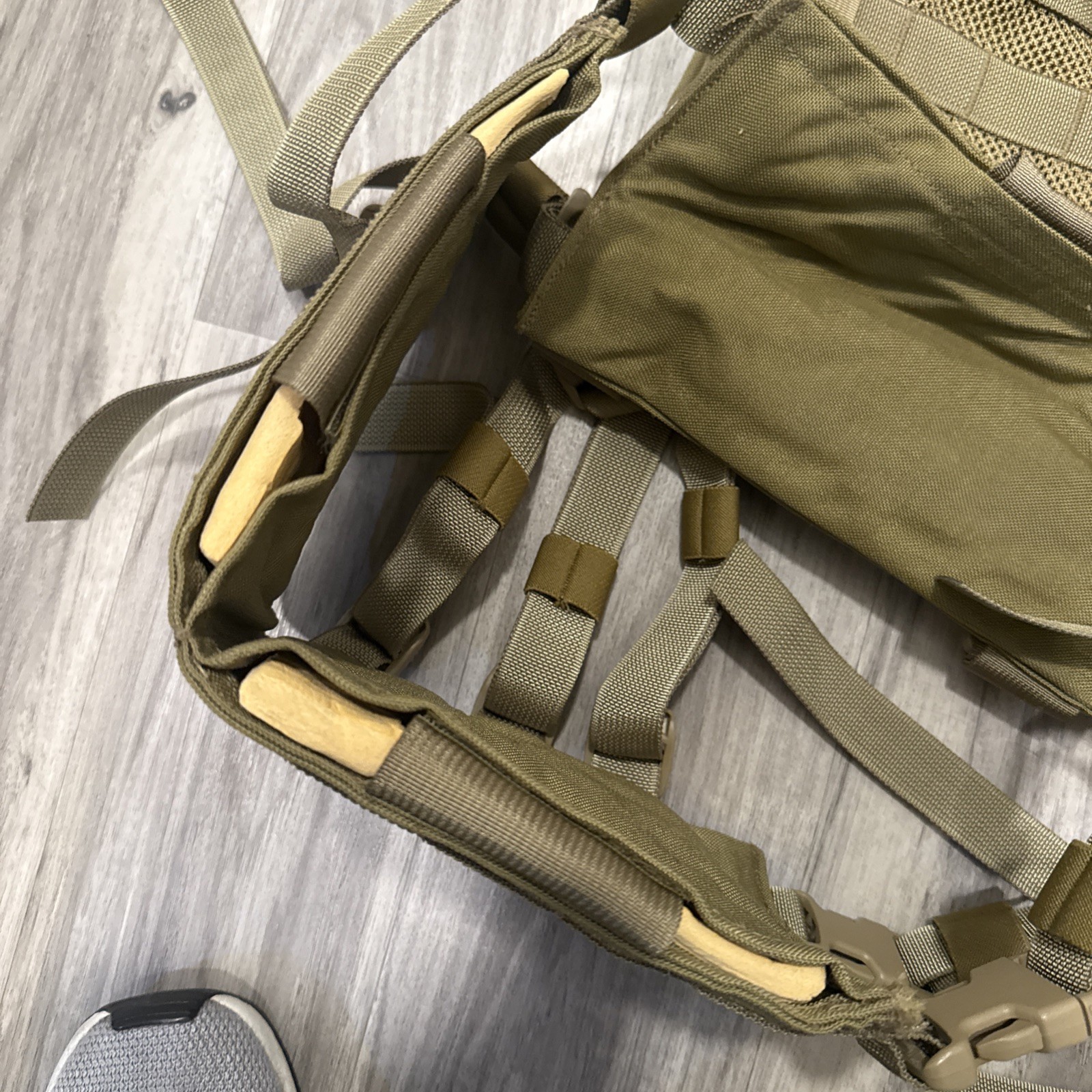 Eagle Industries Khaki SFLCS H Harness with Pouches - NOS