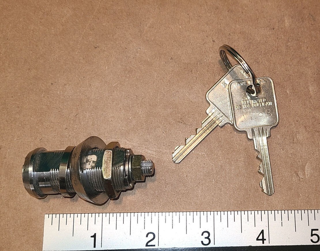Medeco 1-1/2" long cam lock with 2 working keys - Tested good