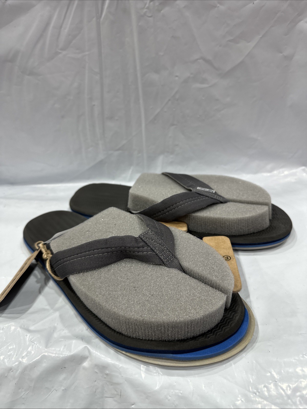 hari mari flip flop men’s 11 GREY EBS2610