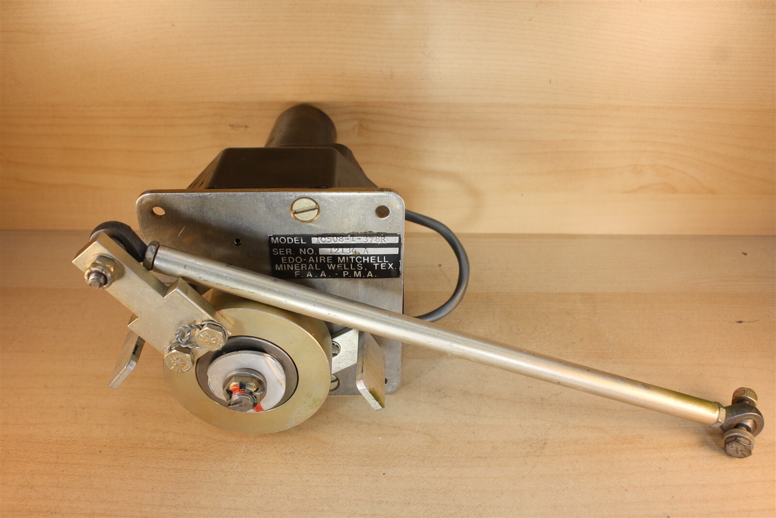 Edo-Aire Mitchell 1C508-1-378R Servo